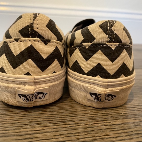Vans slip on with zigzag print- M size 8= W size 9.5. - Picture 2 of 4